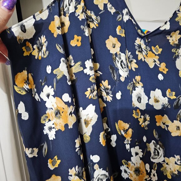 Lane Bryant V-Neck Floral Tank Top - Picture 5 of 8